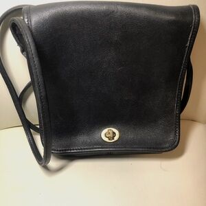 VINTAGE COACH CROSSBODY PURSE BAG. Appox 7"x7"  Glove Tanned Cow hide.